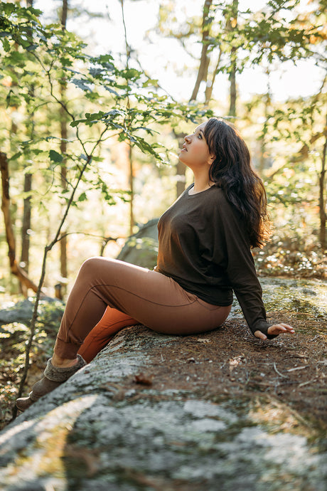 jogger in cedar with espresso pop top