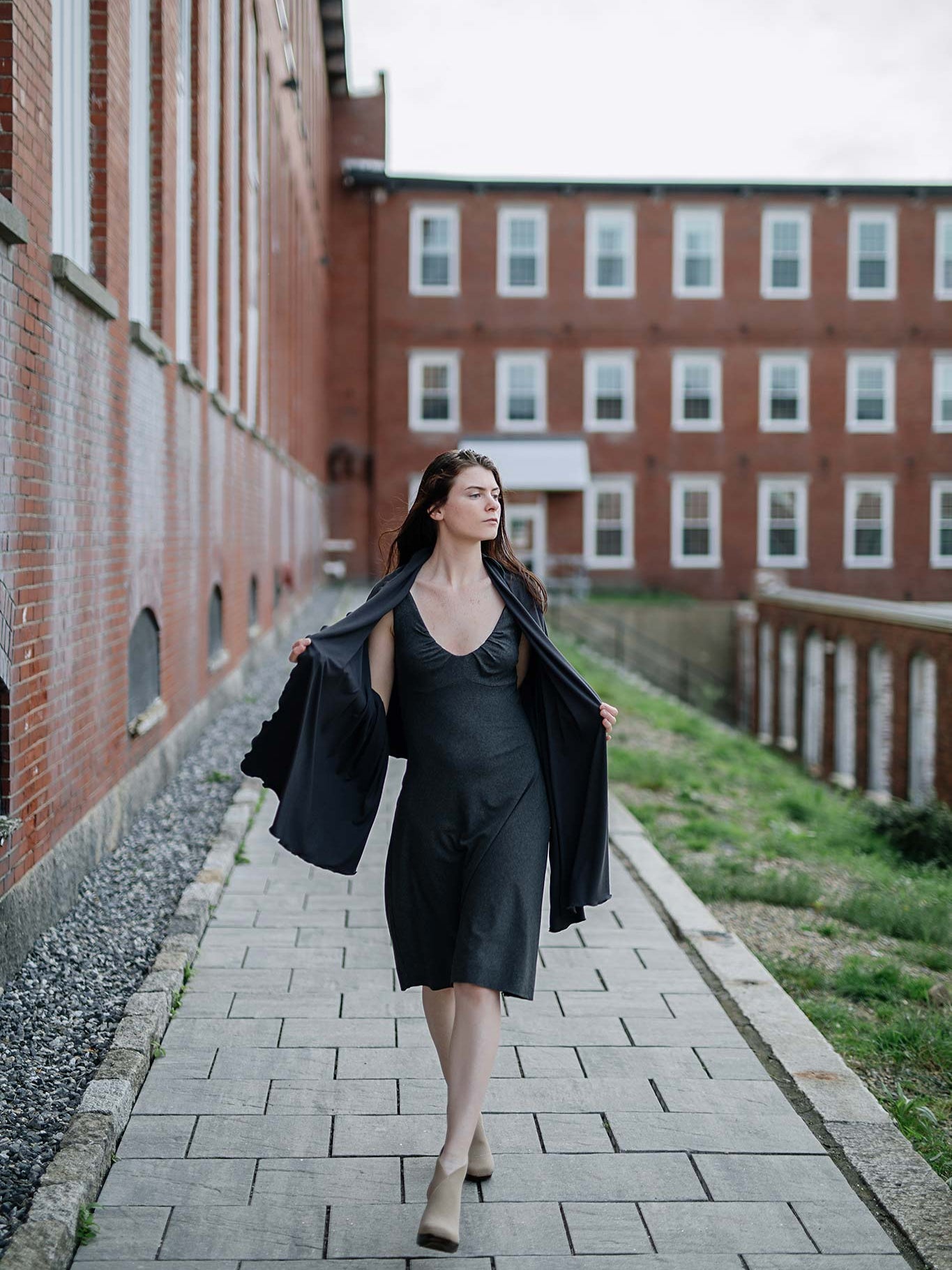 shawl in black with charcoal reversible pushup dress