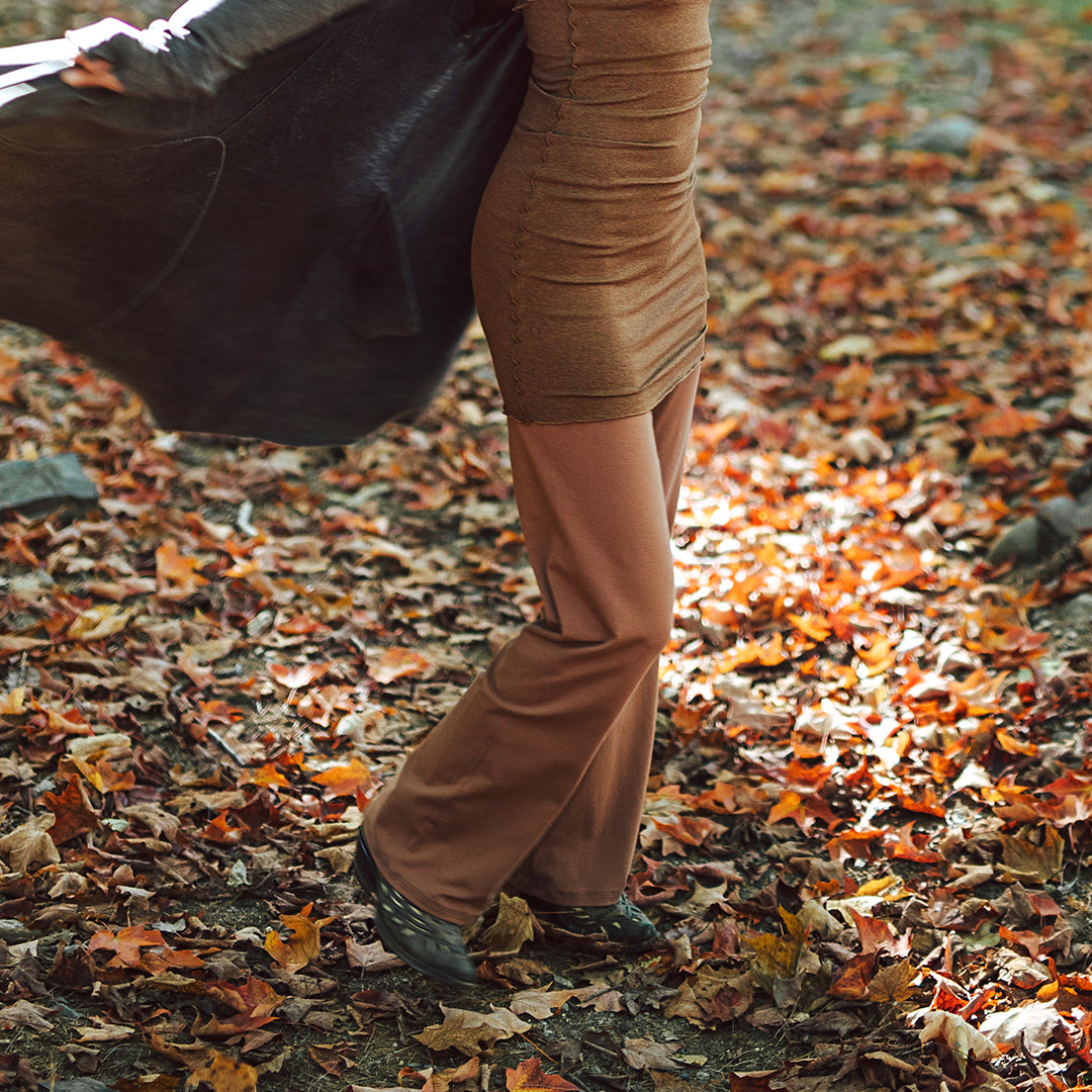 suger trouser in cedar with almond hourglass as a top