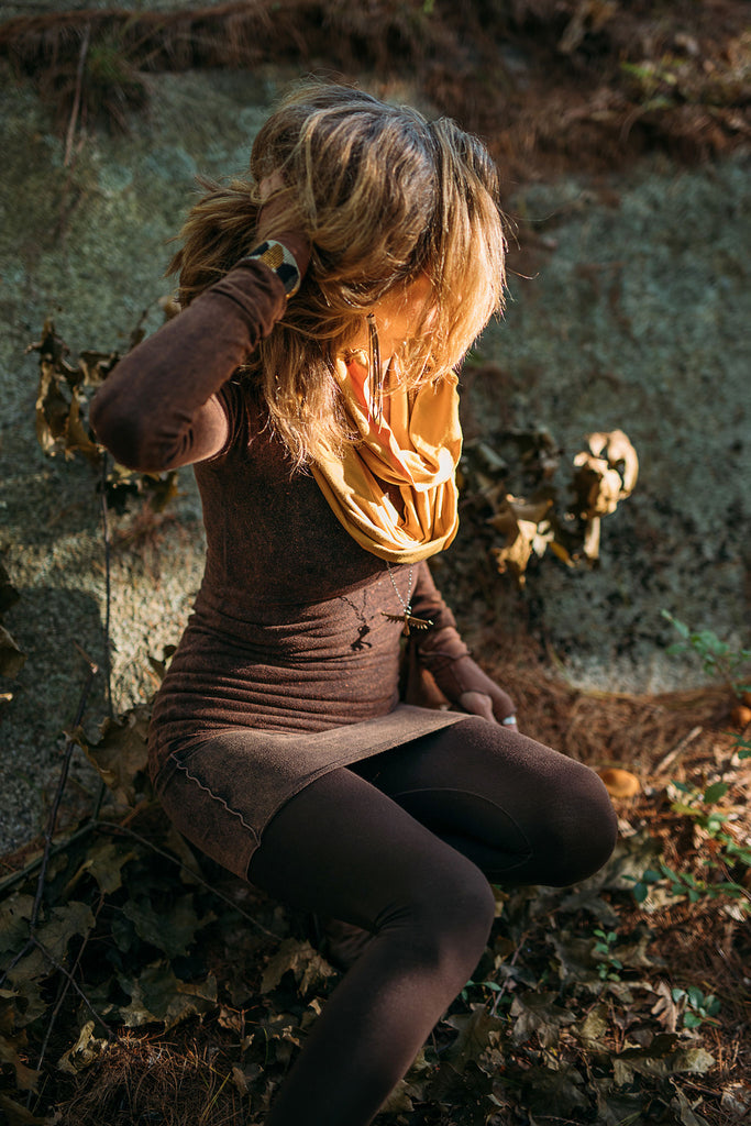 base legging in peat with vneck + hourglass in cedar mineral and amber loop