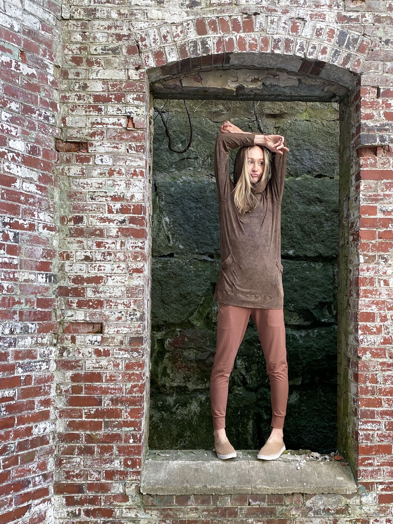 maeve hooded pullover in cedar mineral with cedar jogger