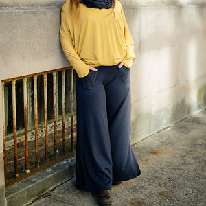 harlow elegant convertible wide leg pant in midnight with pop top in amber