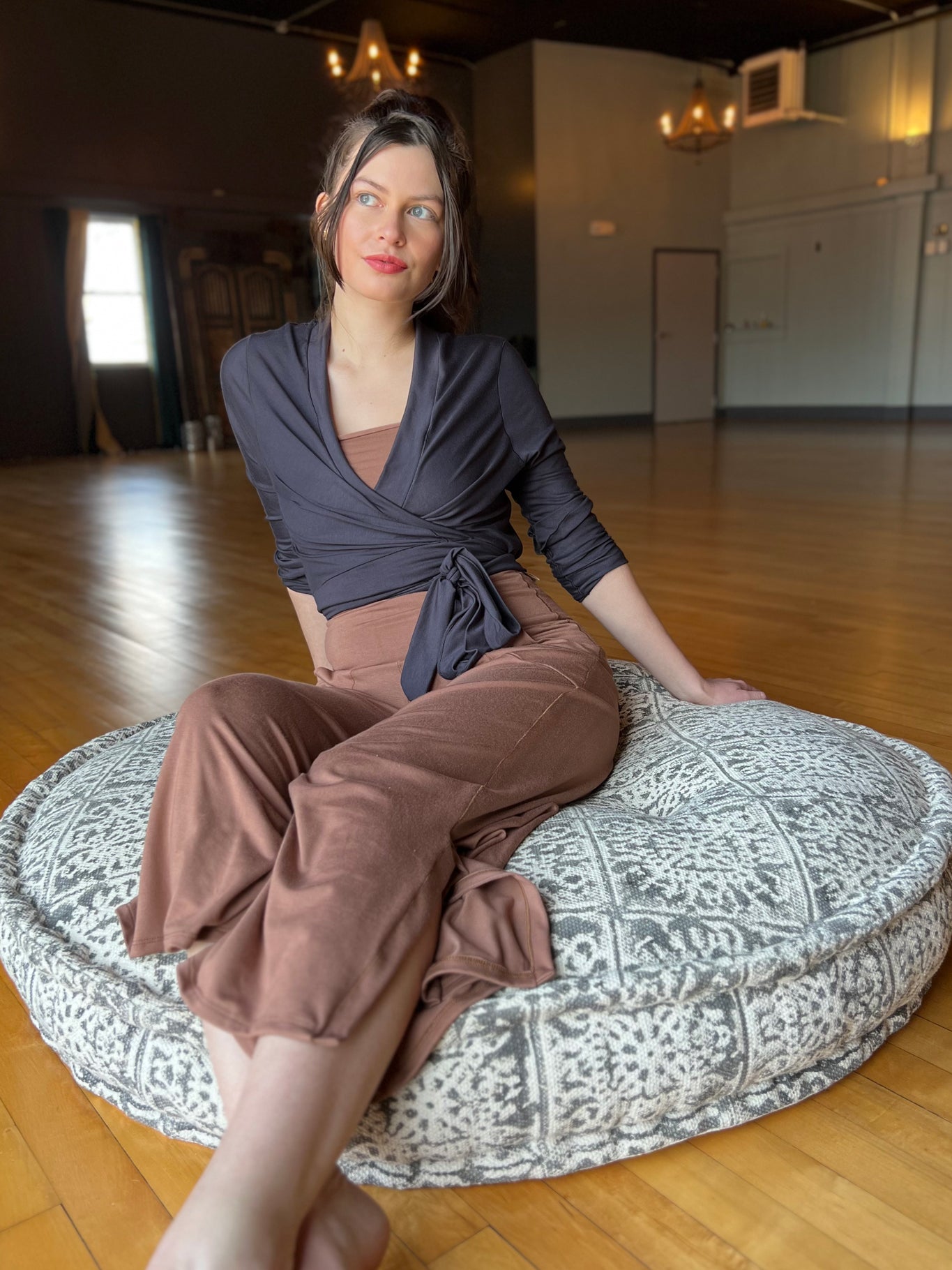 rappa jacket in carbon styled over cedar pinup