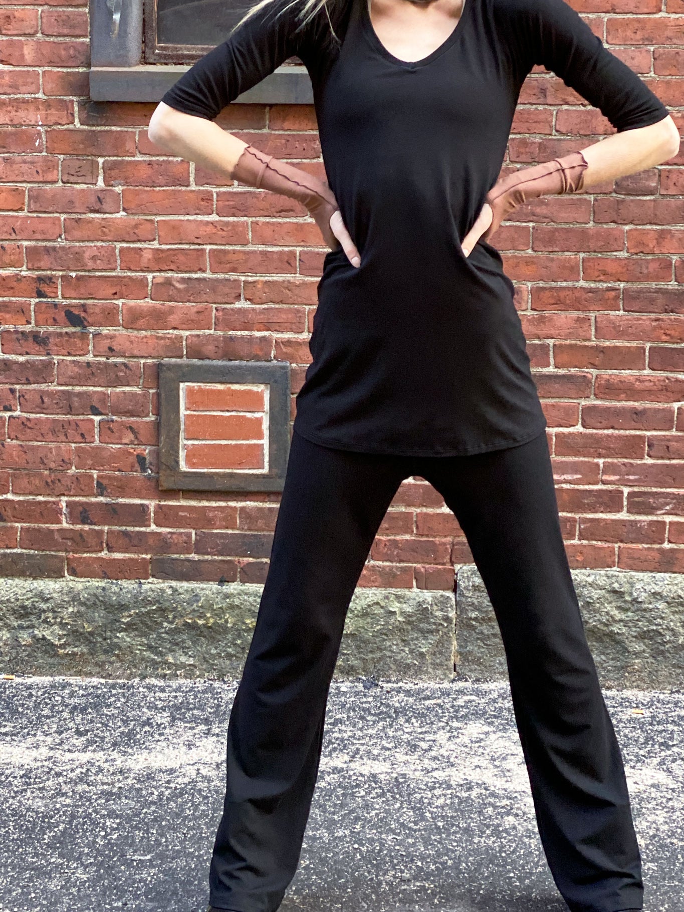 suger trouser in black with black vital top