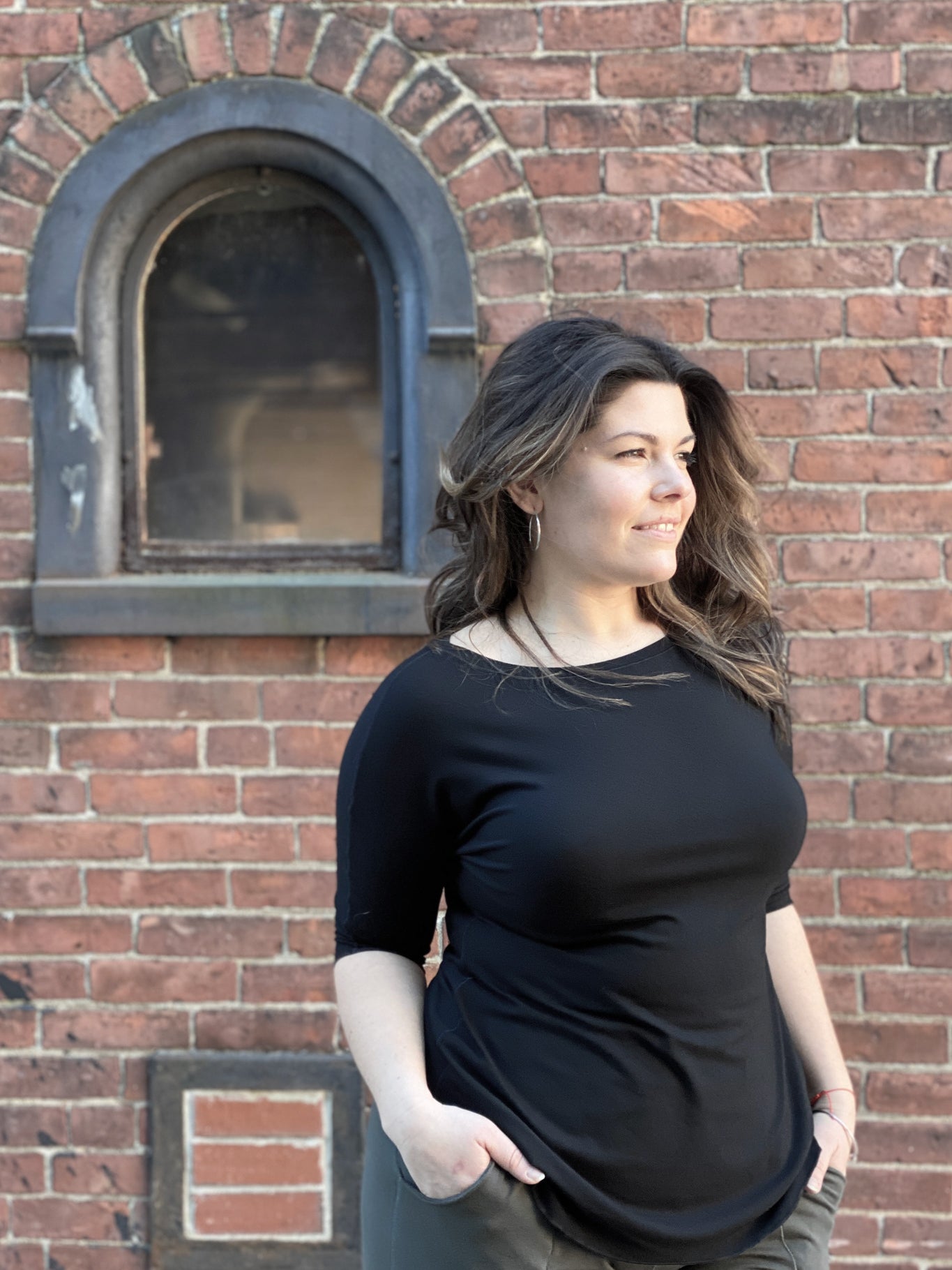 rose bias top in black