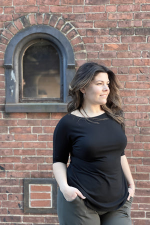 rose bias top in black