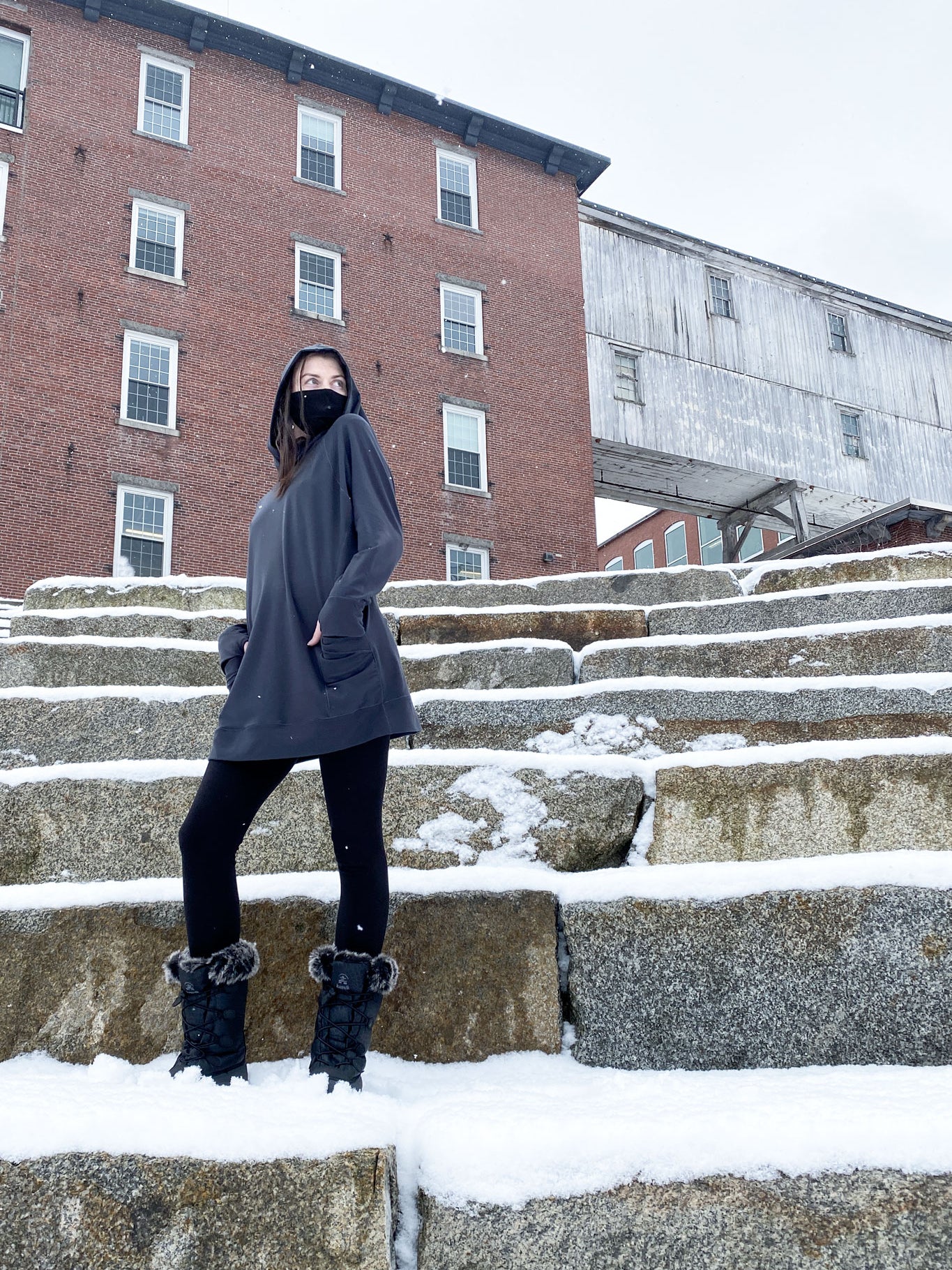 maeve hooded pullover in carbon