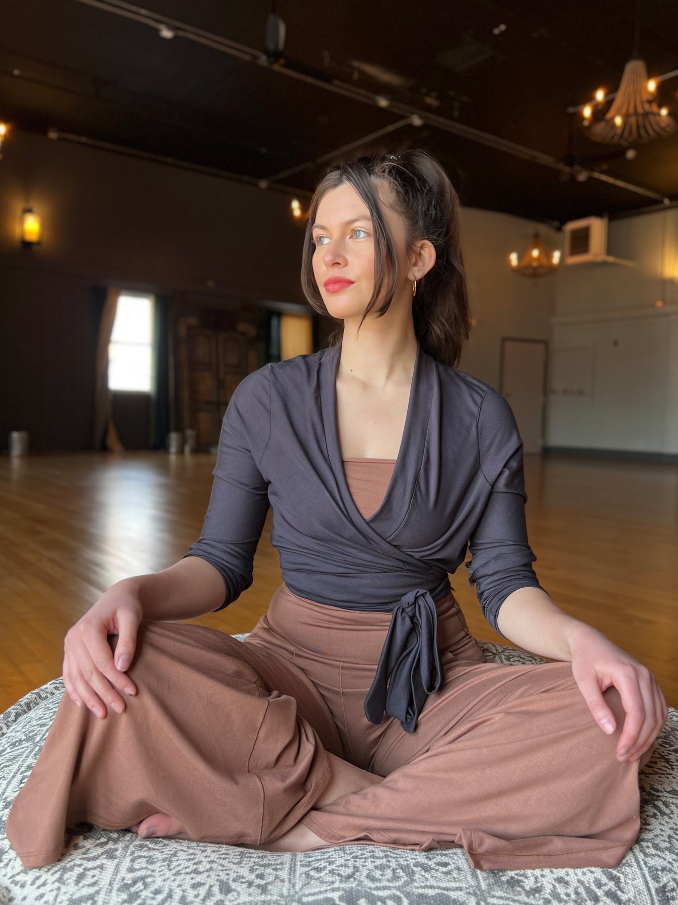 suger® rappa jacket in carbon styled over cedar pinup