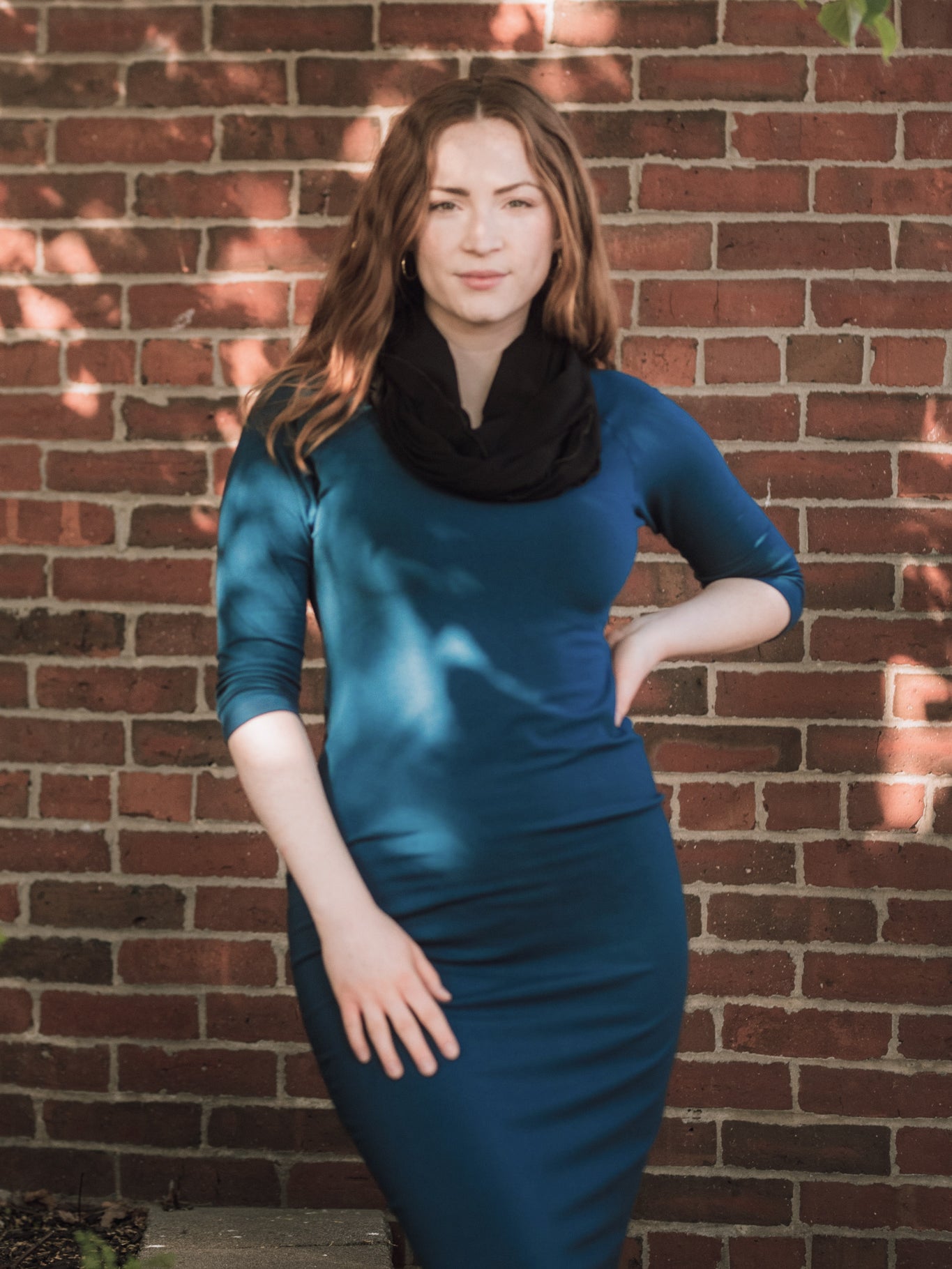 noble elegant dress in lagoon with loop in black