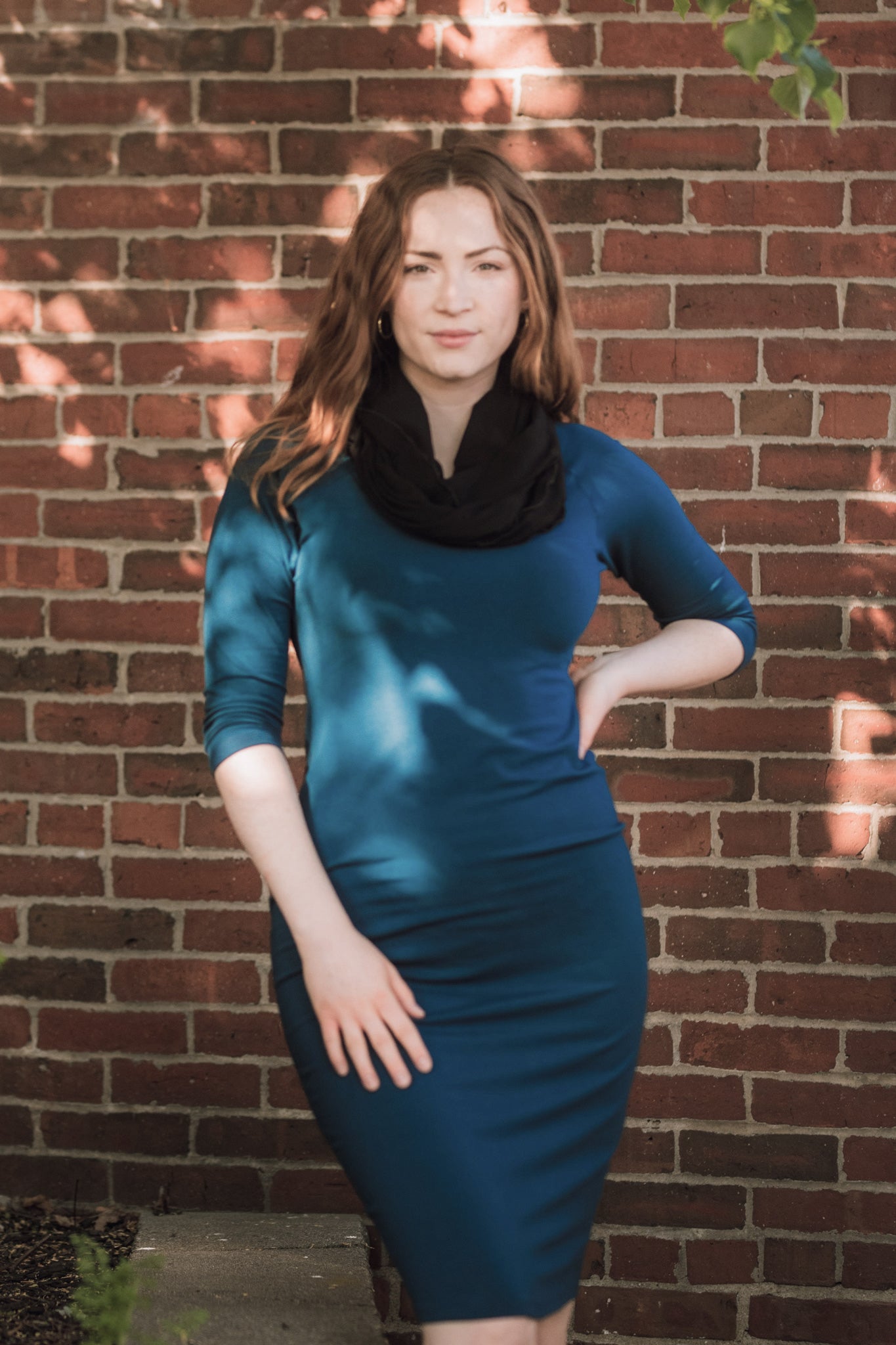 noble elegant dress in lagoon with loop in black