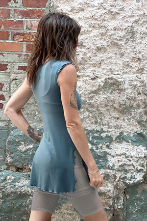 hiker convertible short in clay with doublet top in ocean