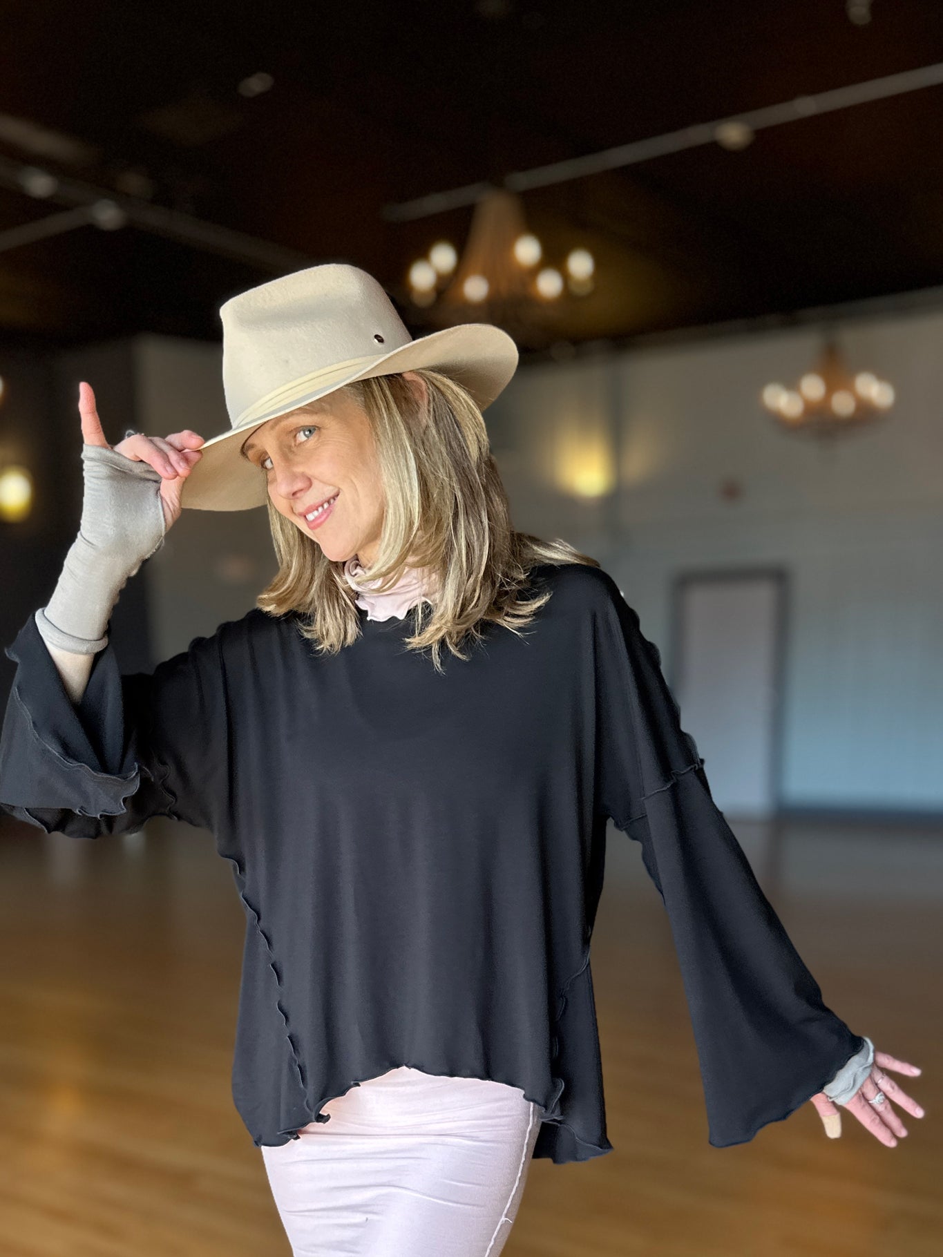 angelrox® truly in black