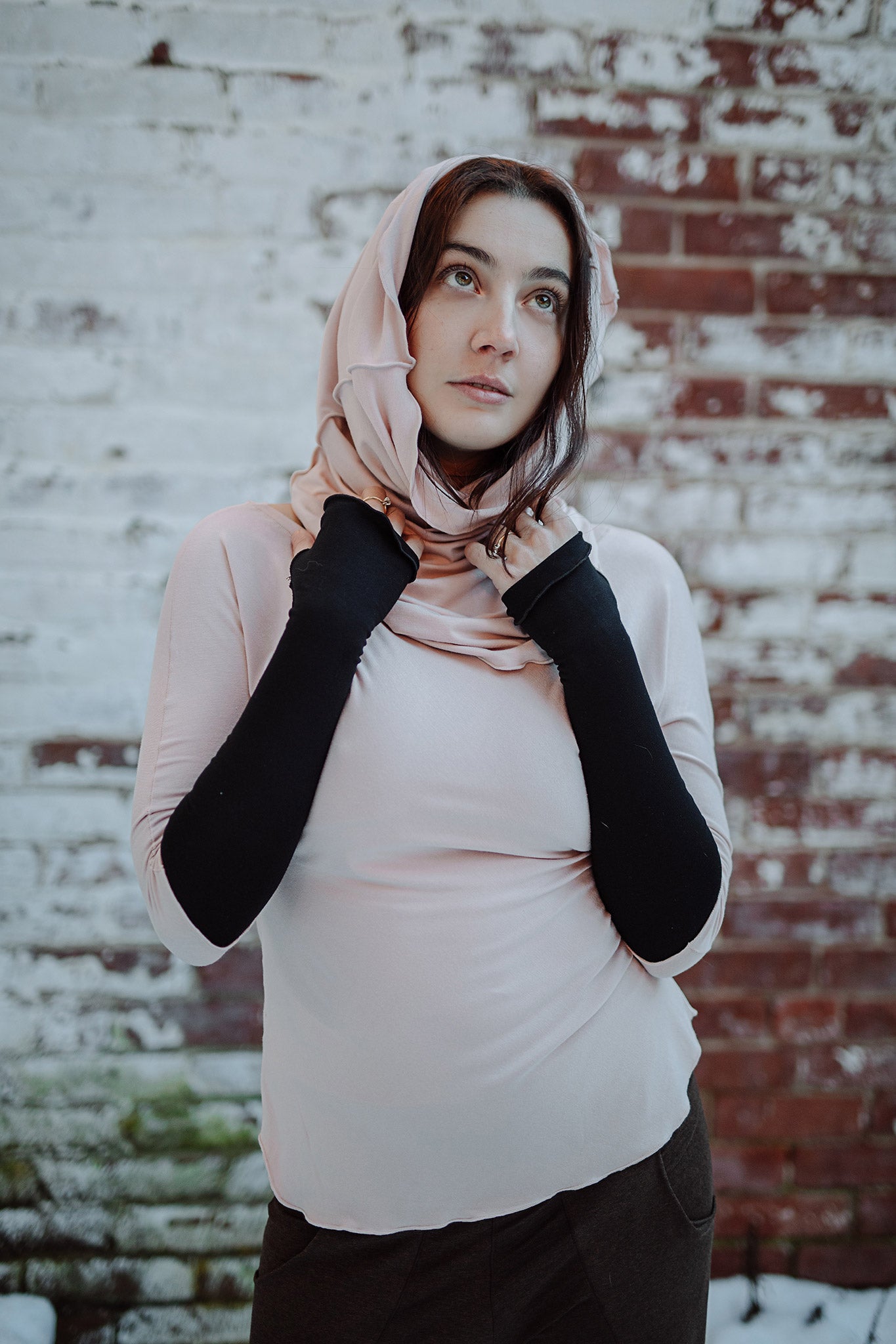 angelrox® opera sleeves fingerless gloves in black 