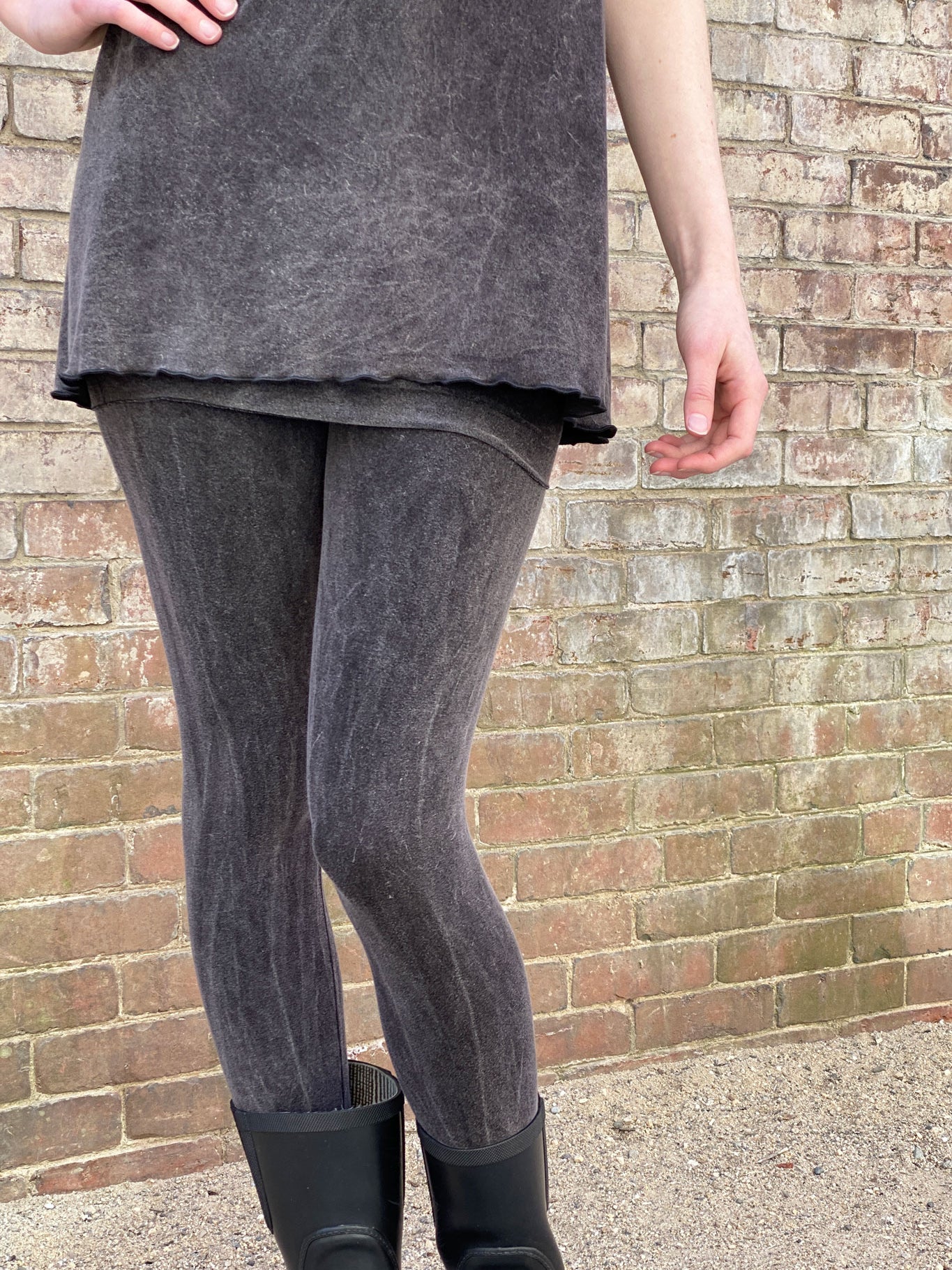 base legging in mineral with mineral shift