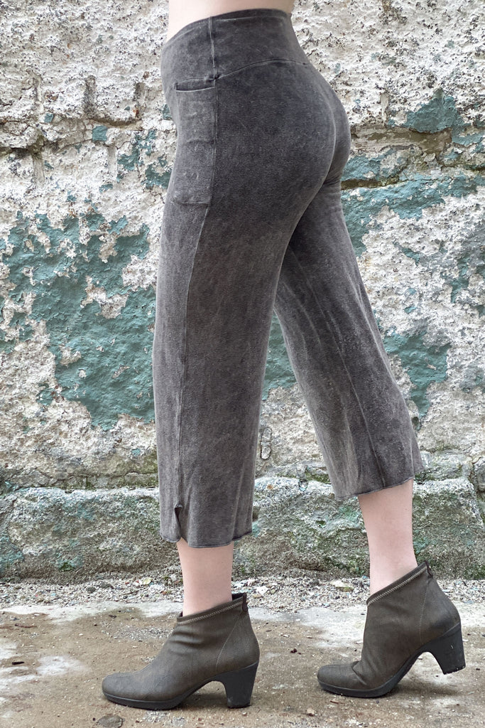 kick yoga pant in mineral