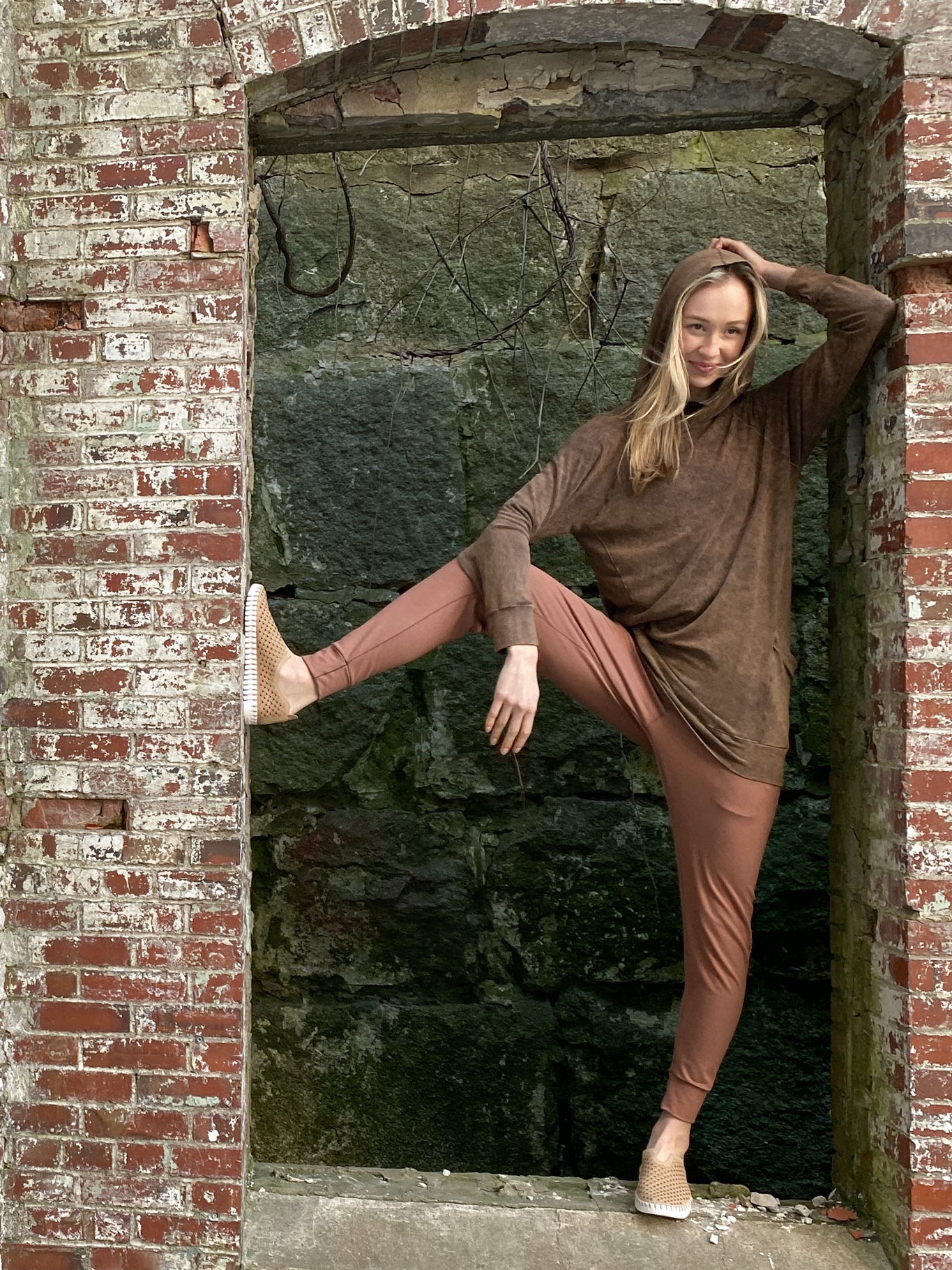 maeve hooded pullover in cedar mineral with cedar jogger