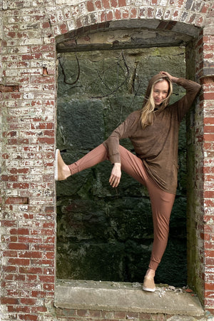 cedar jogger + mineral maeve