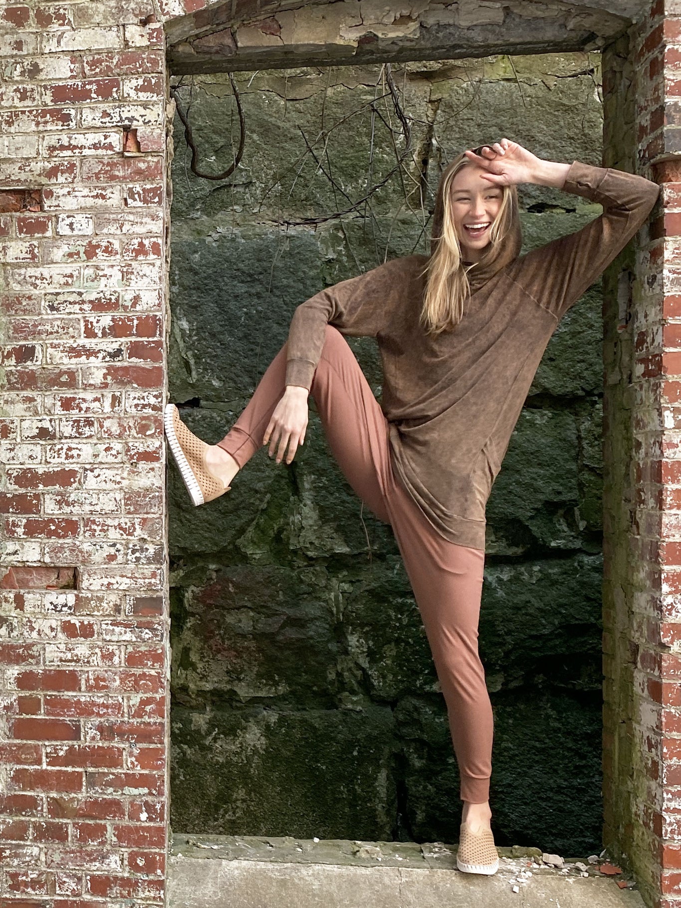 cedar jogger + mineral maeve