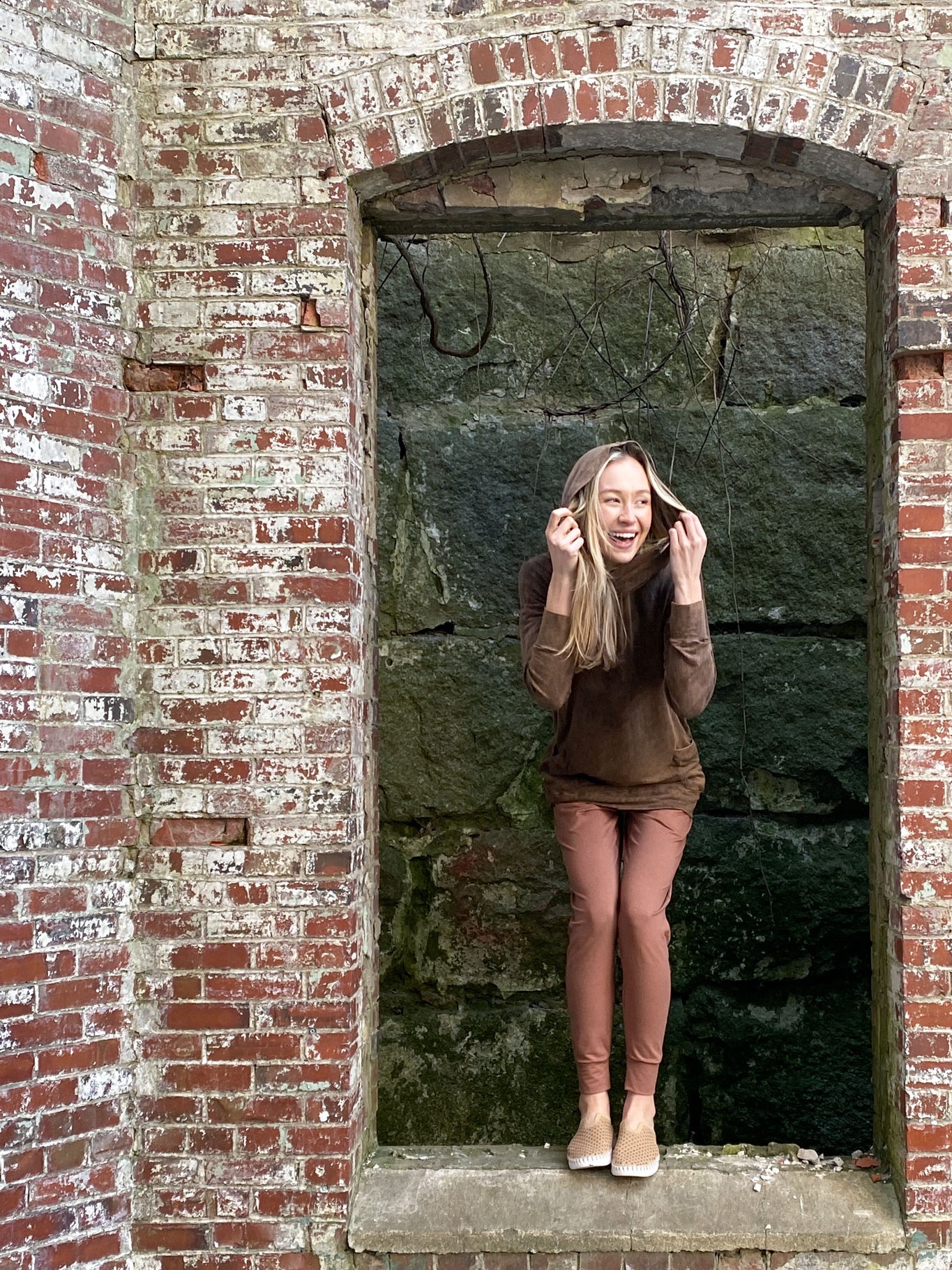 maeve hooded pullover in cedar mineral with cedar jogger