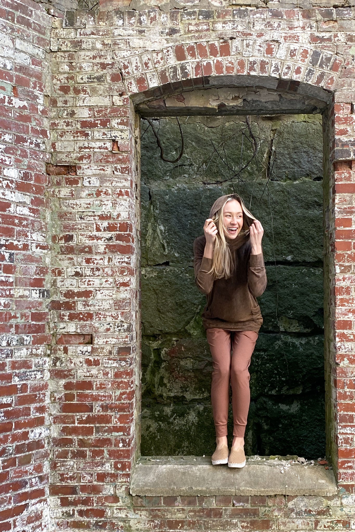 maeve hooded pullover in cedar mineral with cedar jogger