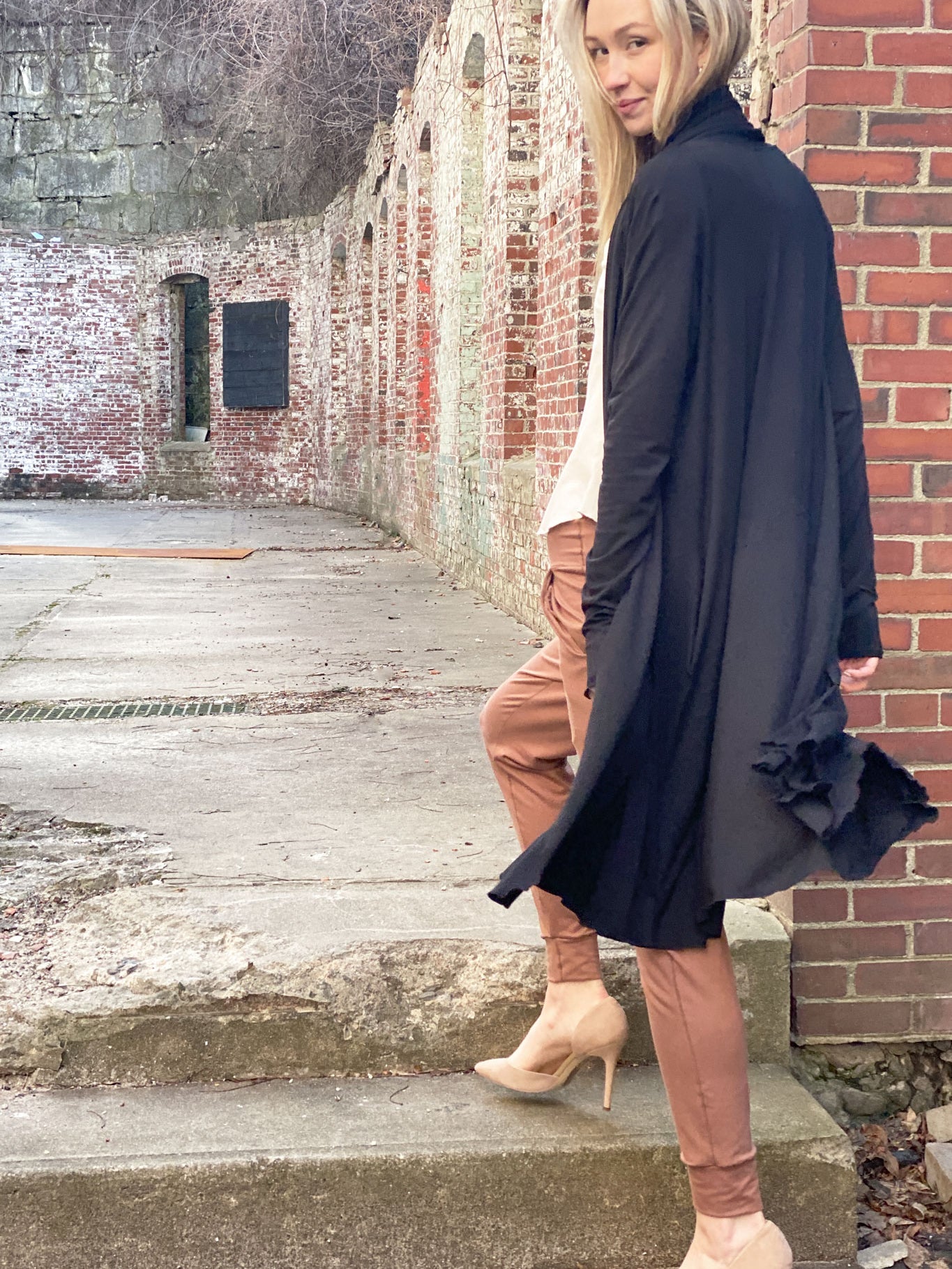 garden coat in black