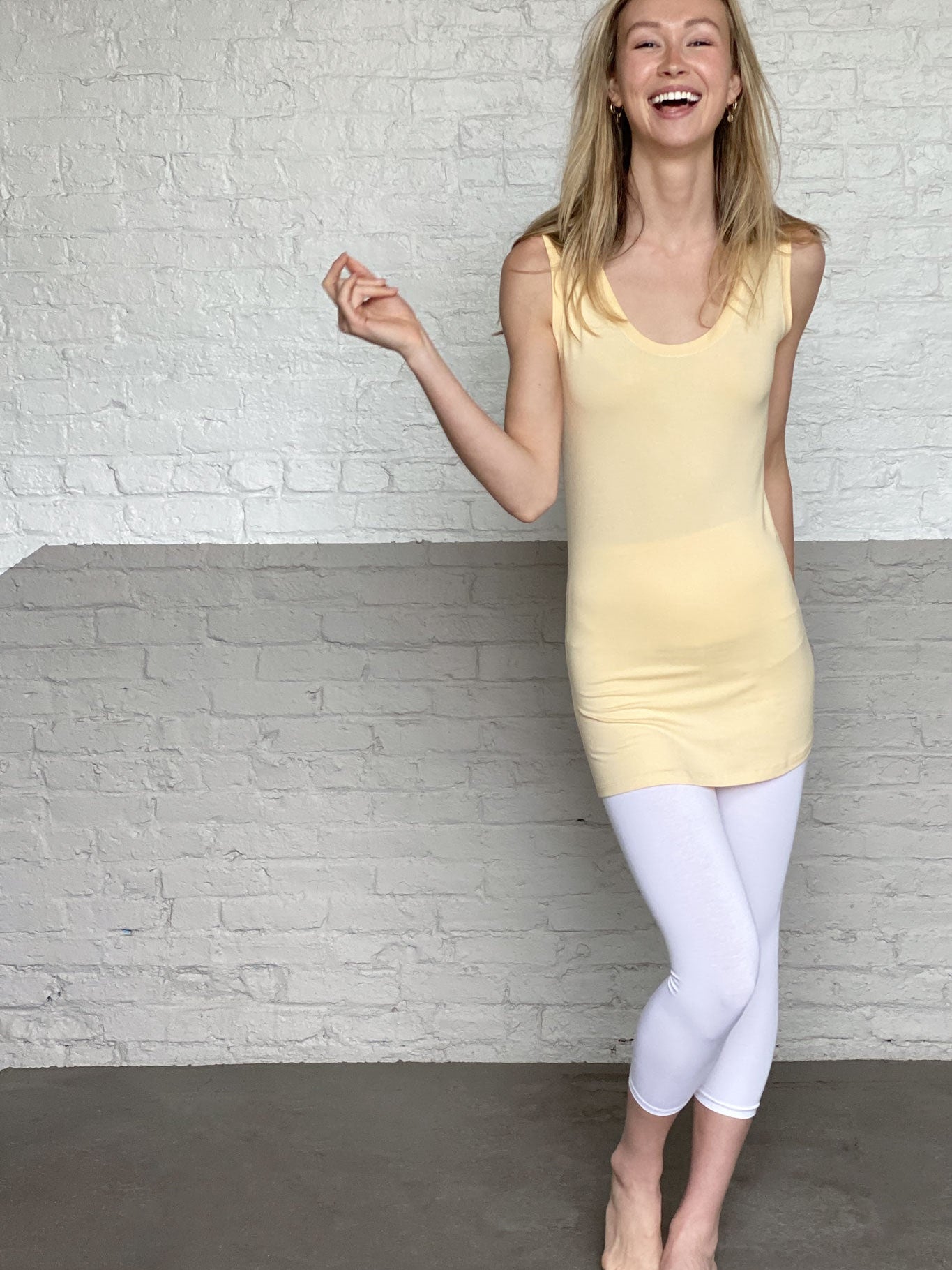 core tank in butter + base capri in white