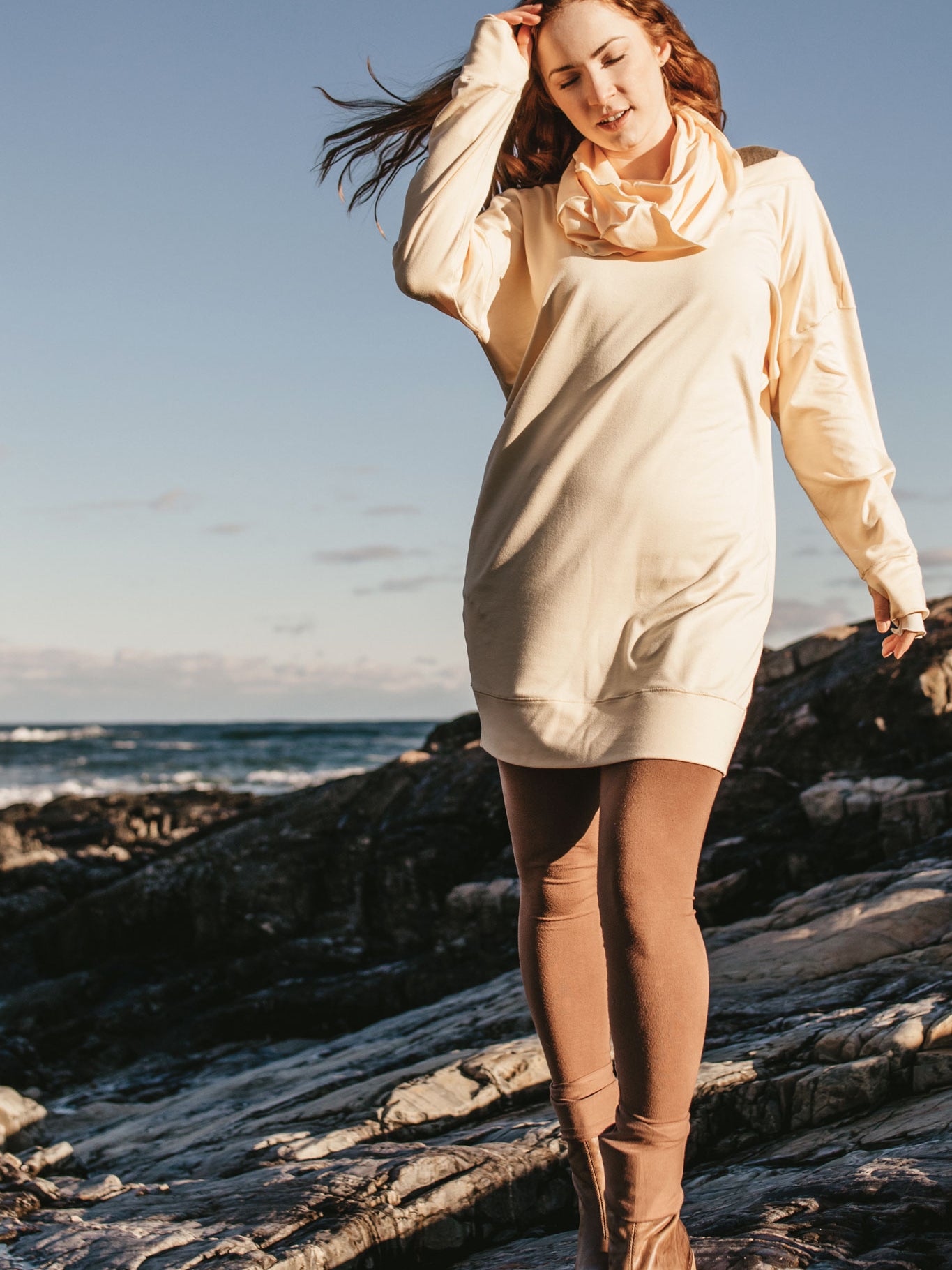 terry welder pullover in milk