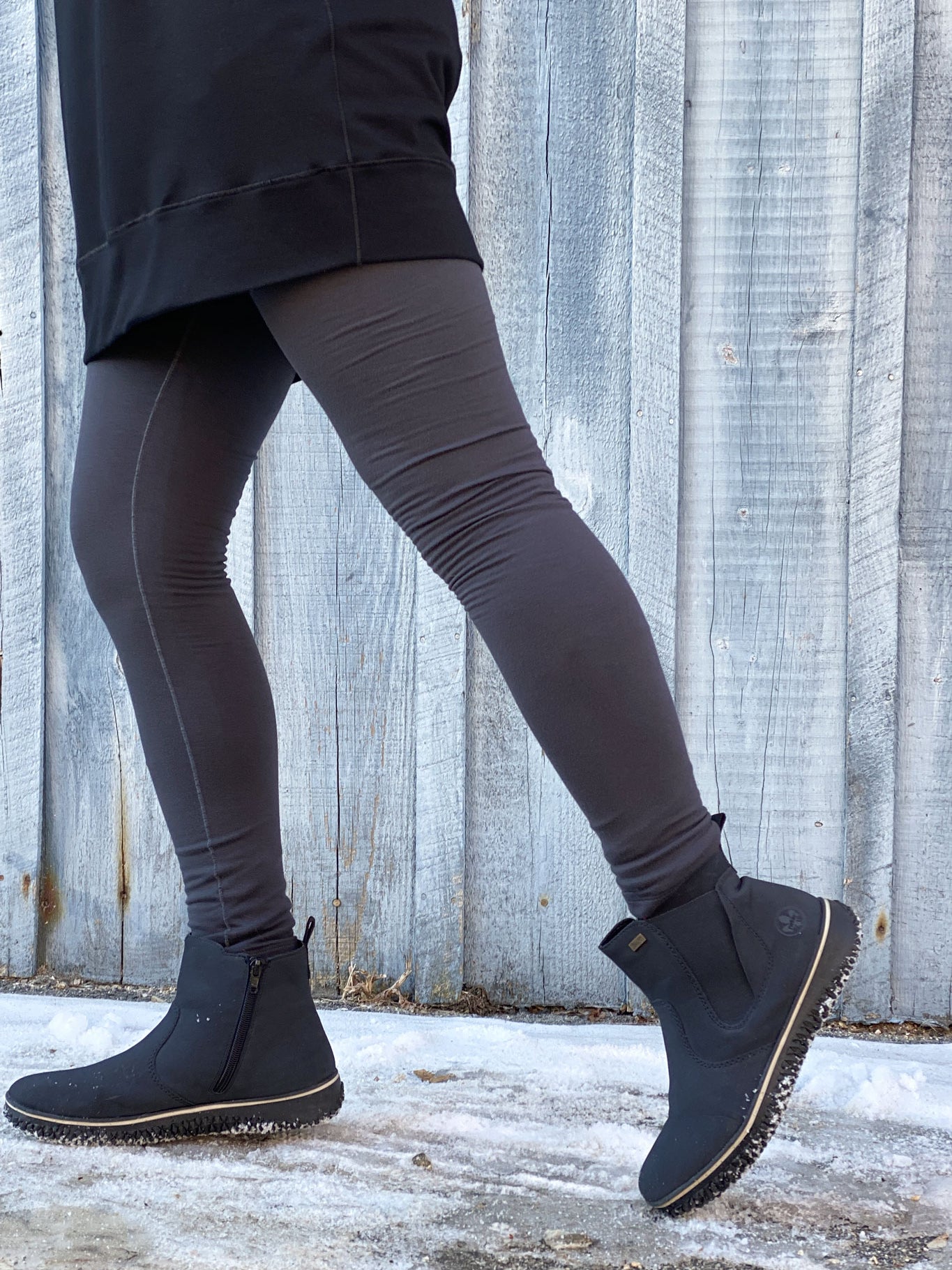terry base legging in carbon