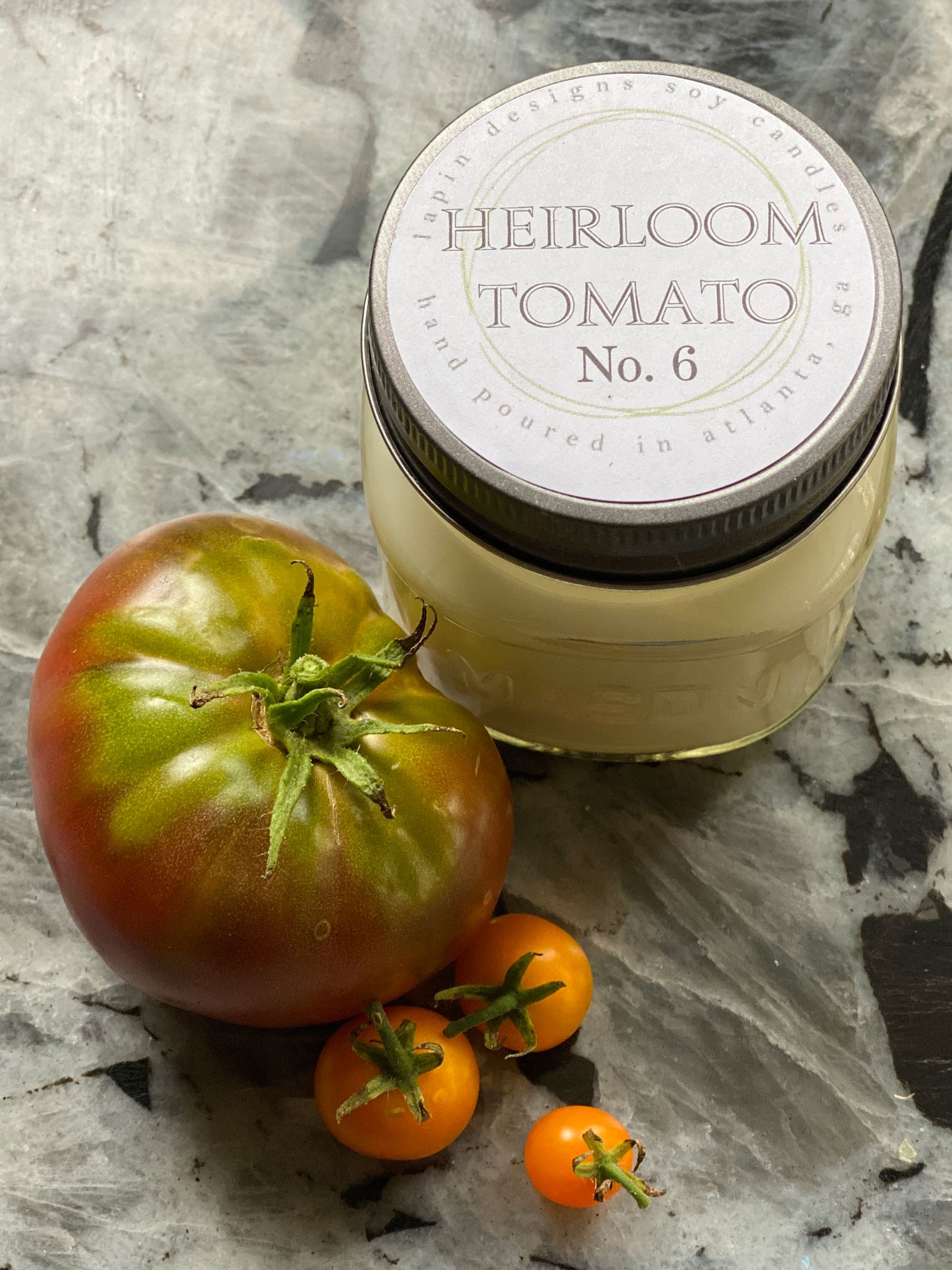 lapin soy candle in scent heirloom tomato