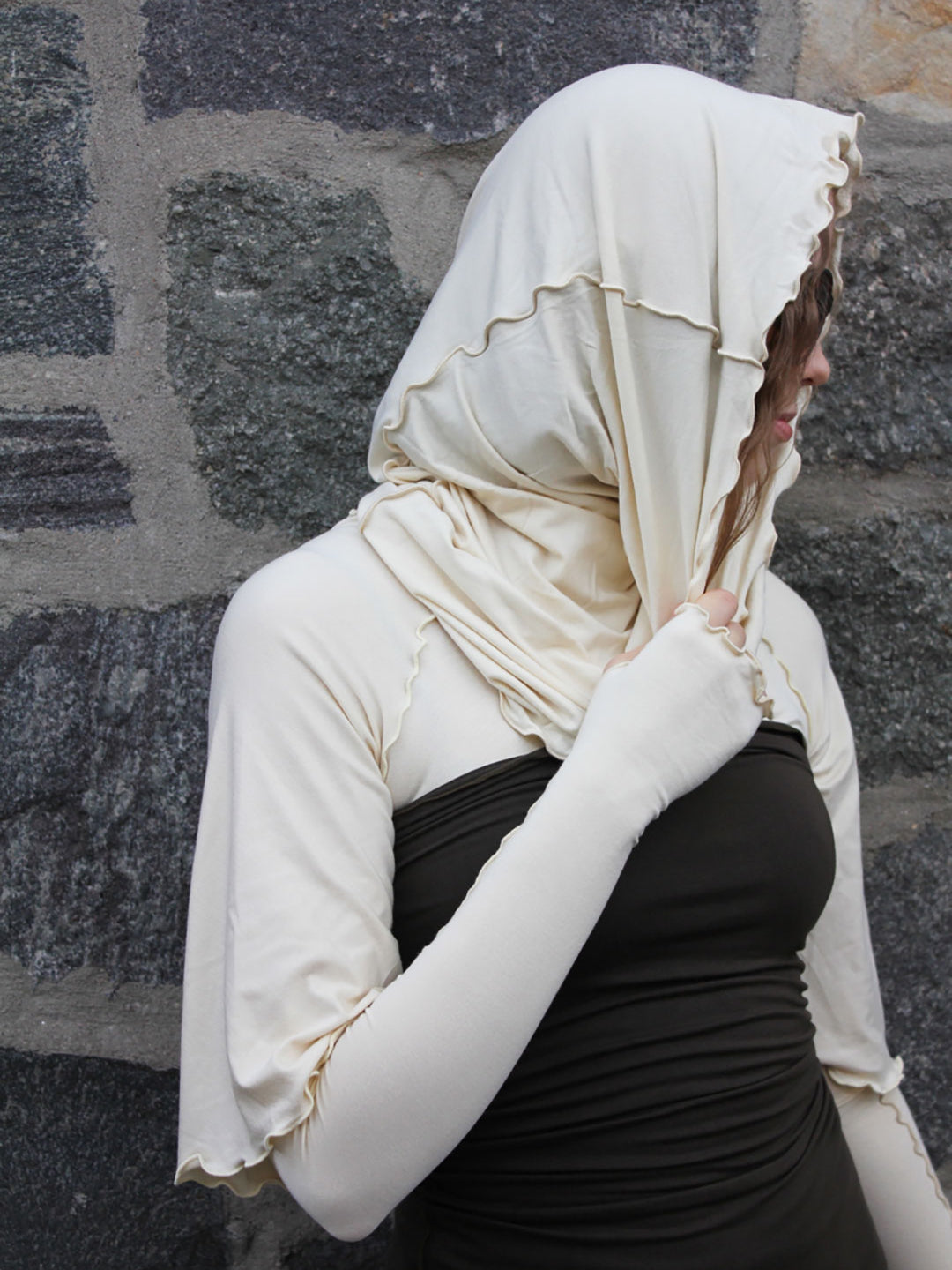 milk and peat pair elegantly. angelrox opera sleeves in milk