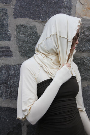 milk and peat pair elegantly. angelrox opera sleeves in milk