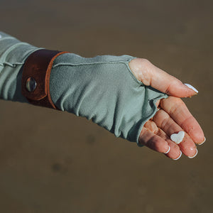opera sleeves fingerless gloves in glass