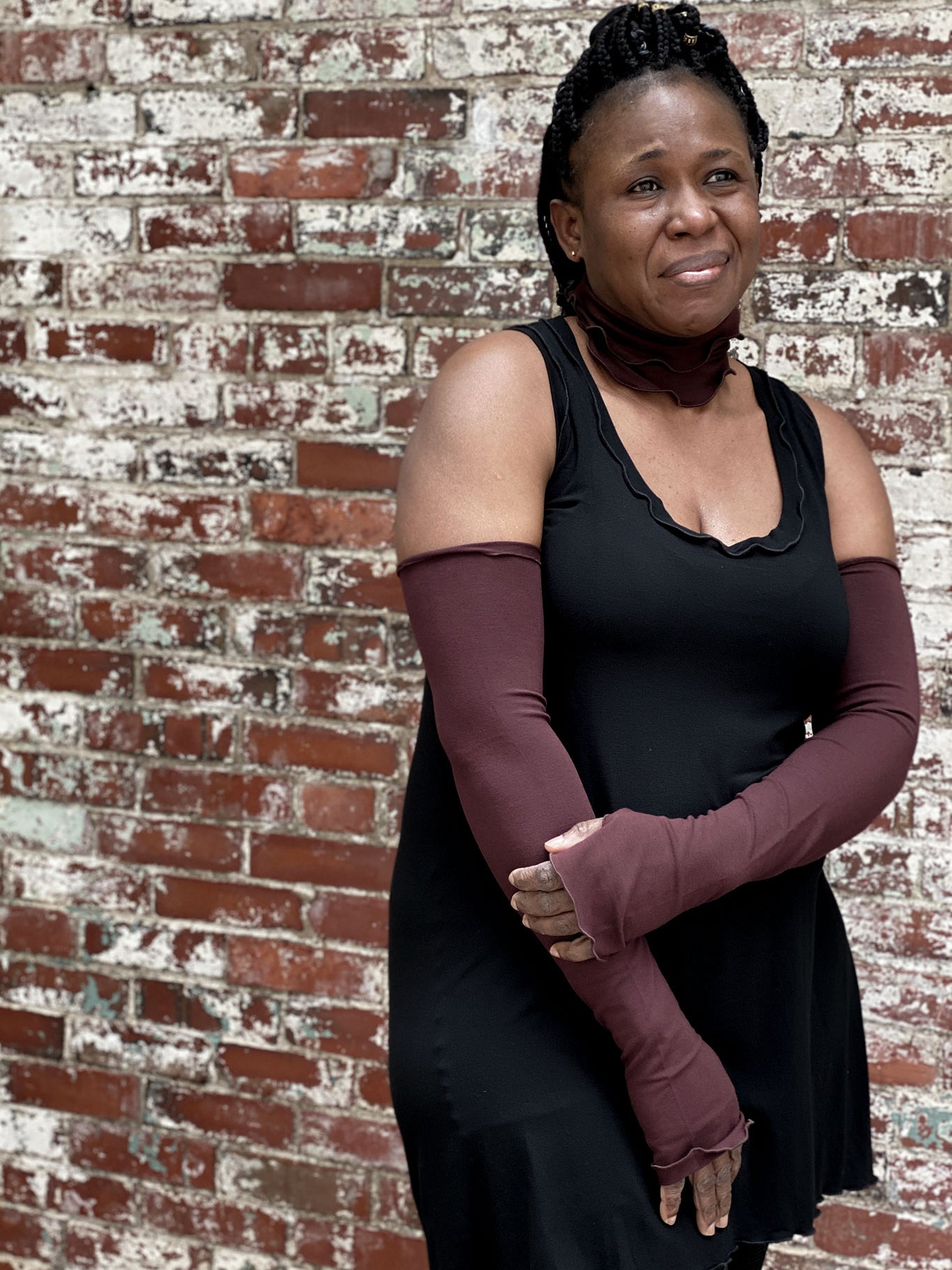 angelrox shift tank in black + opera sleeves in wine