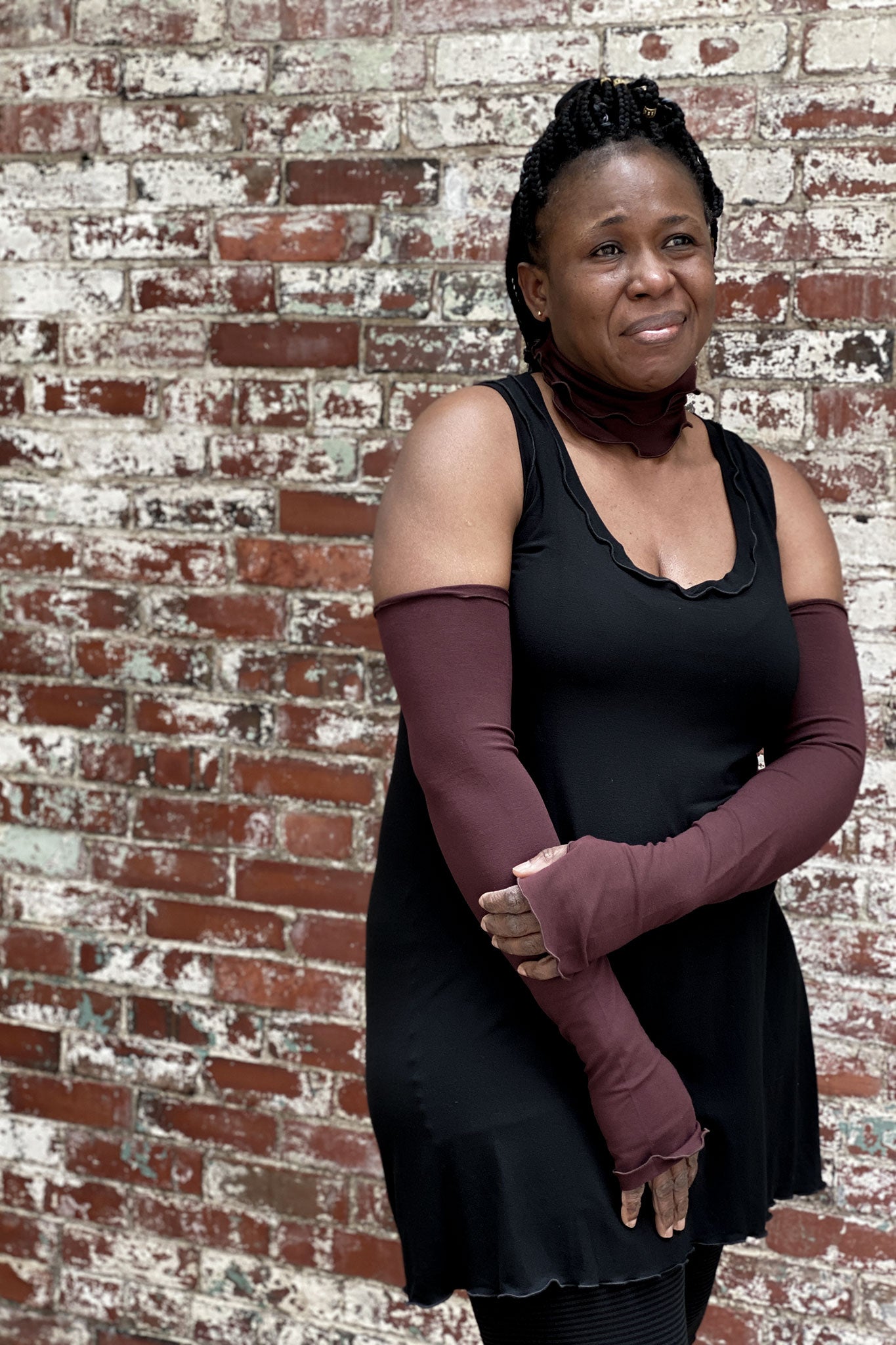 angelrox shift tank in black + opera sleeves in wine