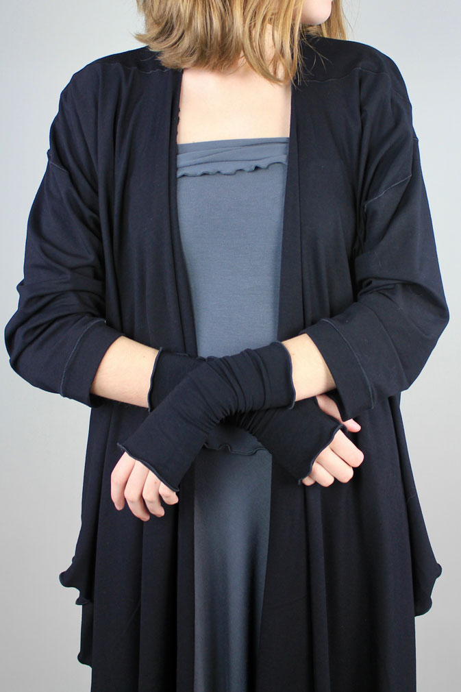 aria sleeves in black