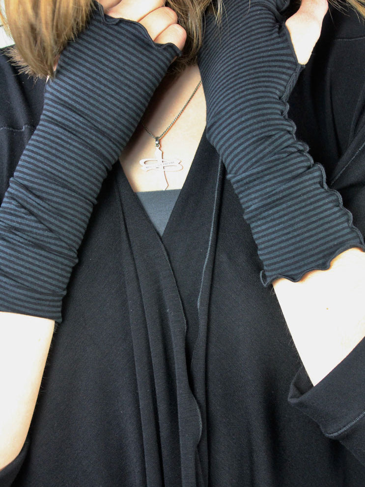 aria sleeves in subtle black