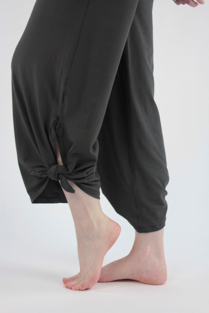 suger harlow pant in ore bamboo tied at ankle