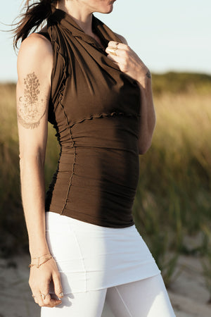 peat flirt with our white hiker