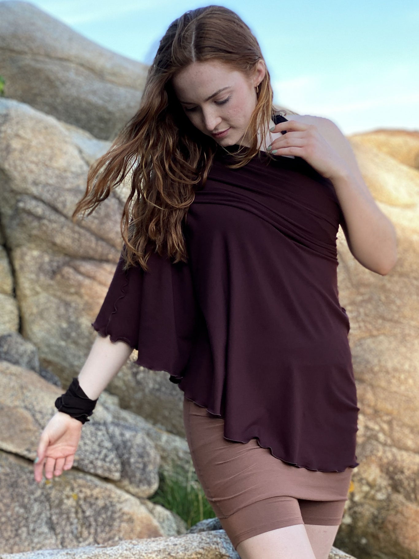 hiker convertible short in cedar with wine flirt as a poncho