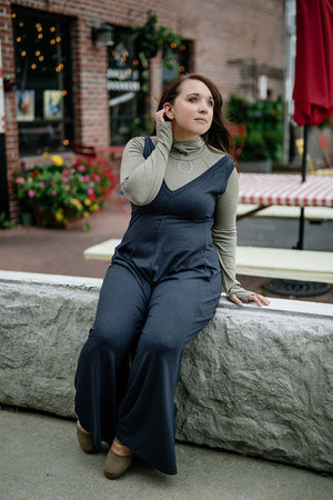 sage scuba hooded tshirt layered under midnight heather farmer