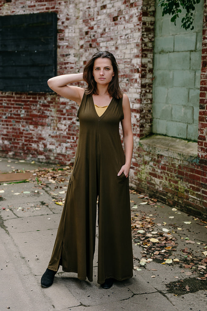 farmer jumpsuit in olive