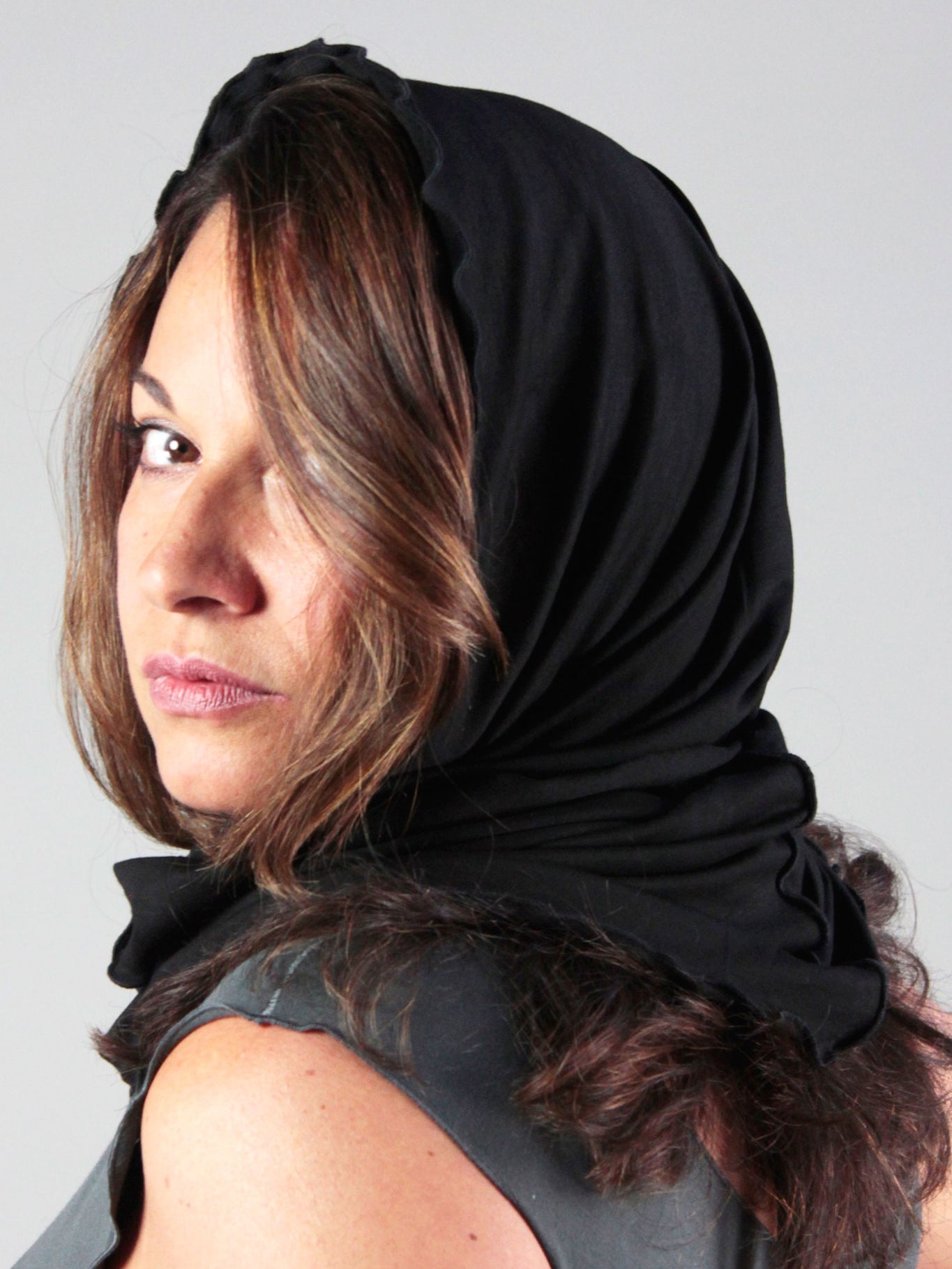 tissue loop infinity scarf in black