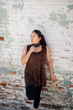 capri base legging in black paired with shift tunic in lush mineral