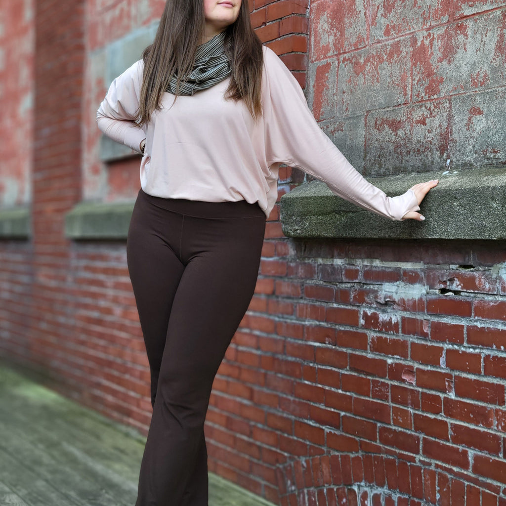 suger trouser in peat with a ballet pop top and an earth stripe loop