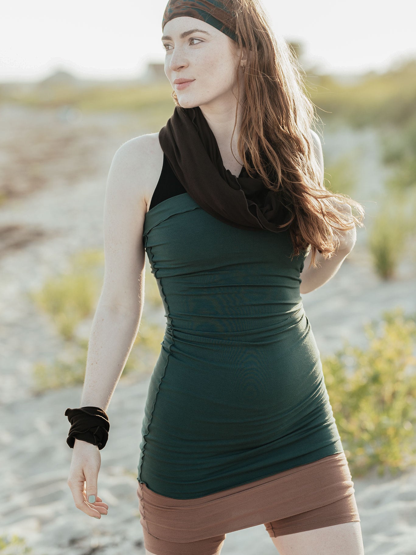 hiker convertible short in cedar with hourglass in spruce as a top