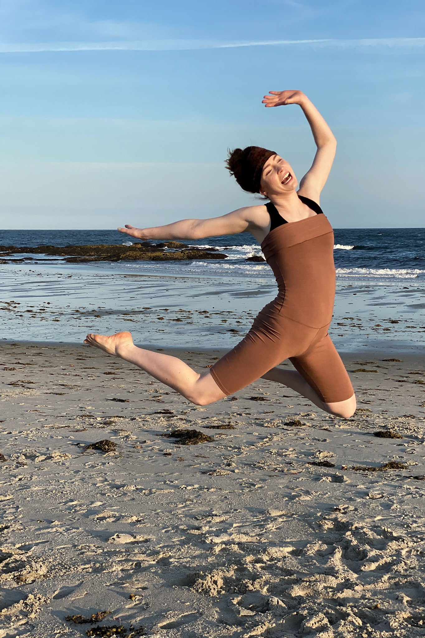 hiker convertible short as a body shaper in cedar