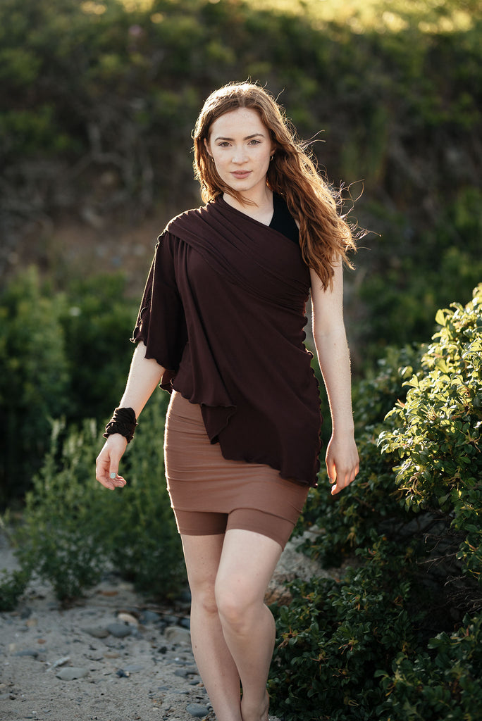 hiker convertible short in cedar with wine flirt as a poncho
