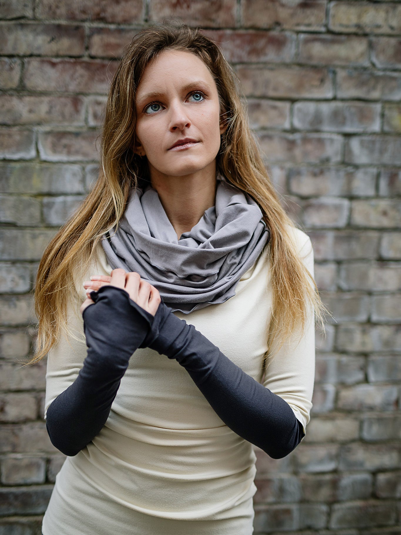 carbon opera sleeves with hourglass in moon and grace cowl neck top in milk