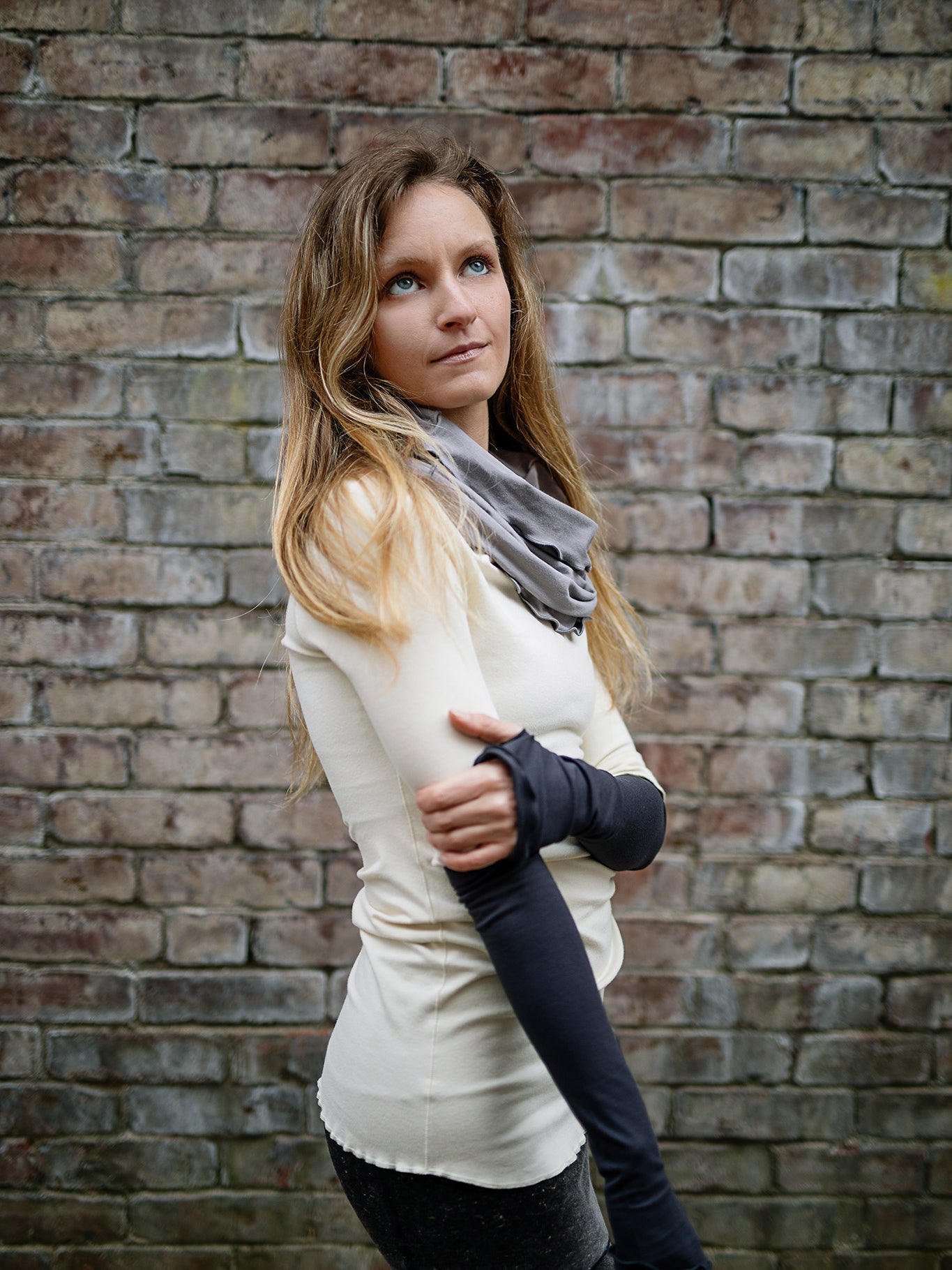 carbon opera sleeves with hourglass in moon and grace cowl neck top in milk