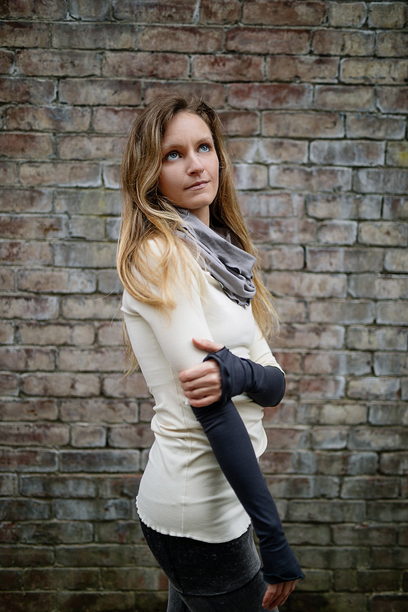 carbon opera sleeves with hourglass in moon and grace cowl neck top in milk